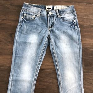 INDIGO REIN CAPRI JEANS